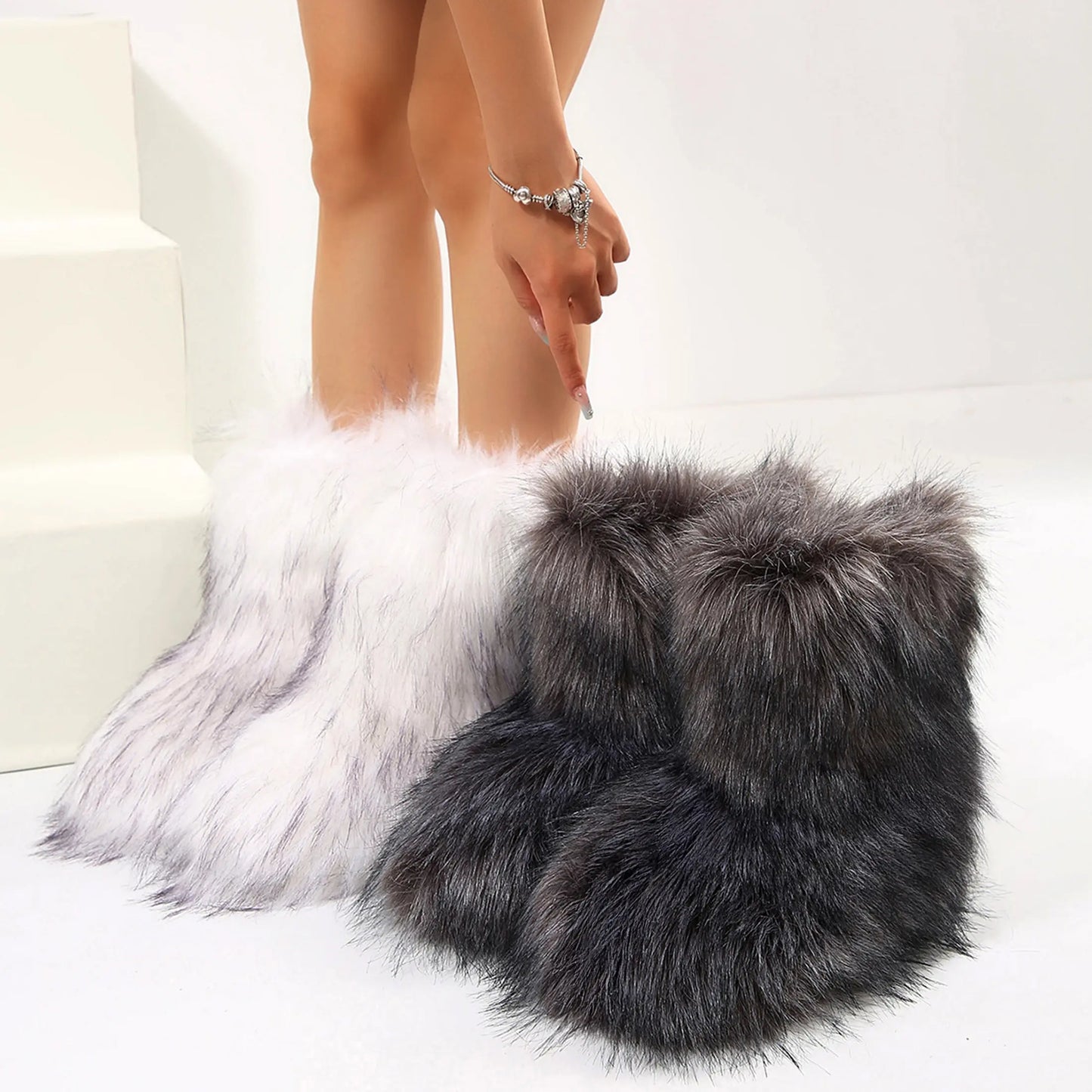 Fluffy Stylish Boots (W)