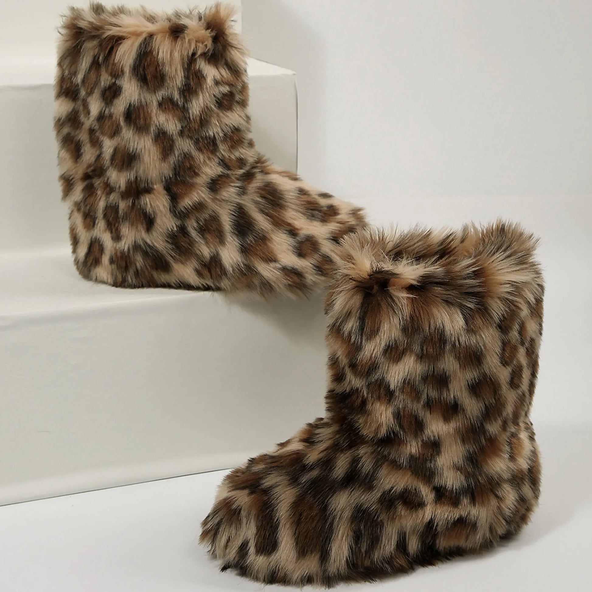 Fluffy Stylish Boots (W)